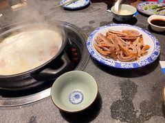 -大匠工房古船木艺术餐厅·猪肚鸡专门店(长白仙岛店)