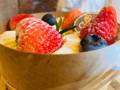 草莓鲜奶杯-可莎蜜兒(杭大店)