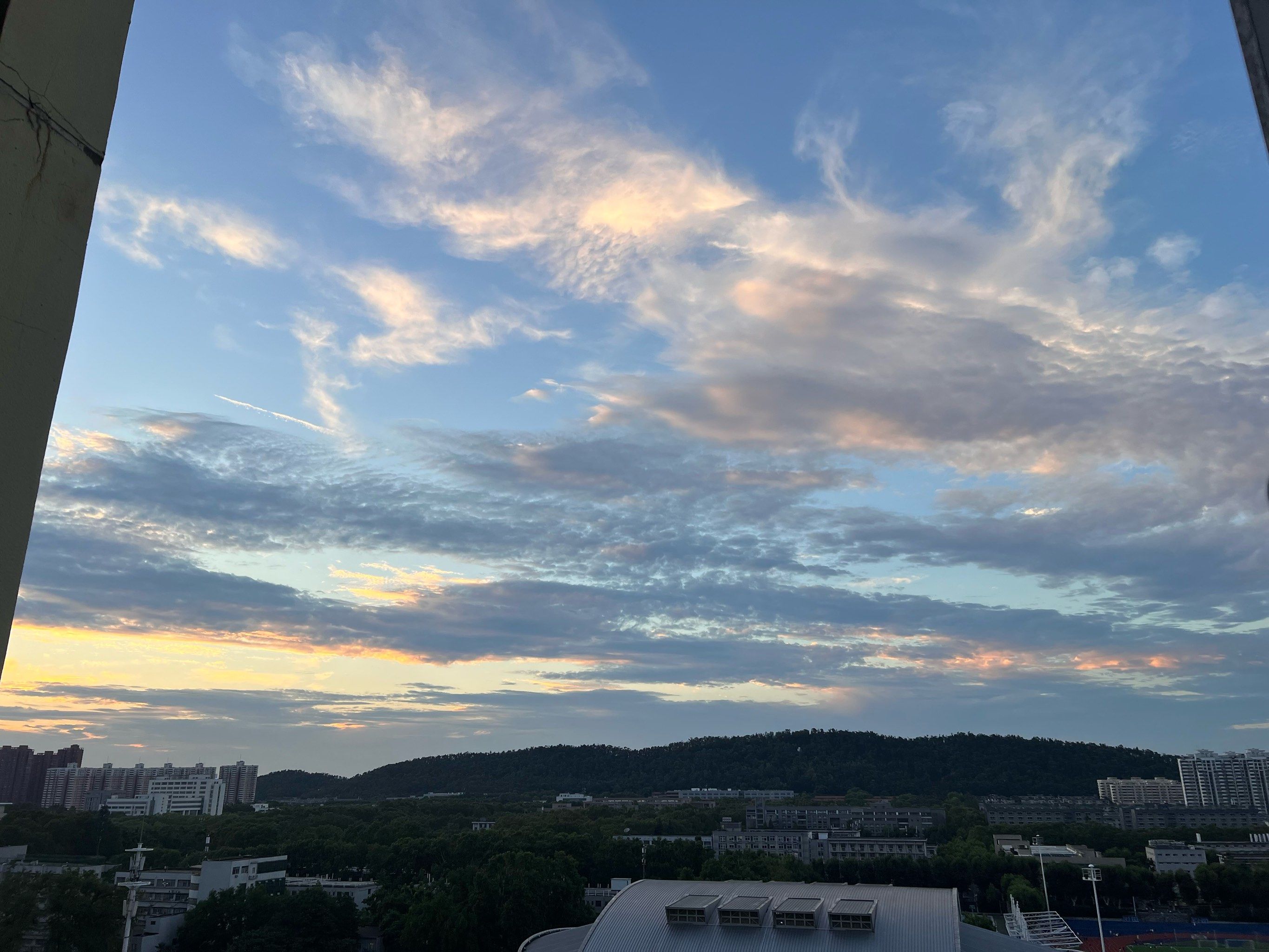 傍晚的天空色彩斑斓