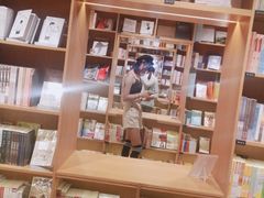 -新华文创·光的空间