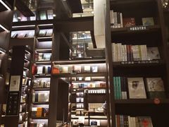 -钟书阁(群光广场店)