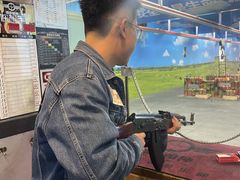 -都市枪神实弹射击俱乐部
