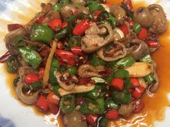 双椒肥肠-百年粉蒸牛肉