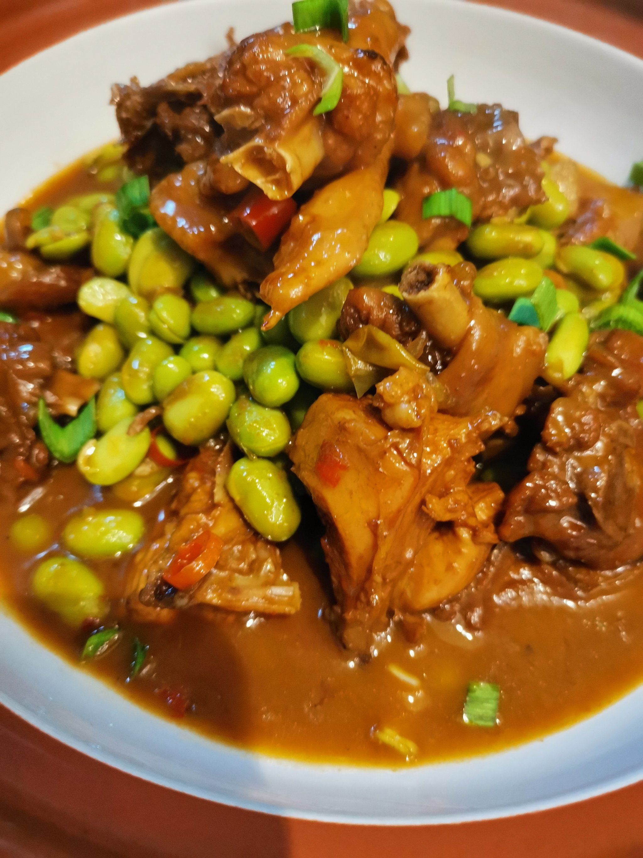 毛豆米烧土公鸡,这道菜好吃的程度,足以让