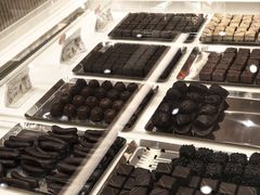 -VENCHI 闻绮(上海佛罗伦萨小镇店)