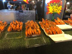 -席娜卡琳火车铁道夜市