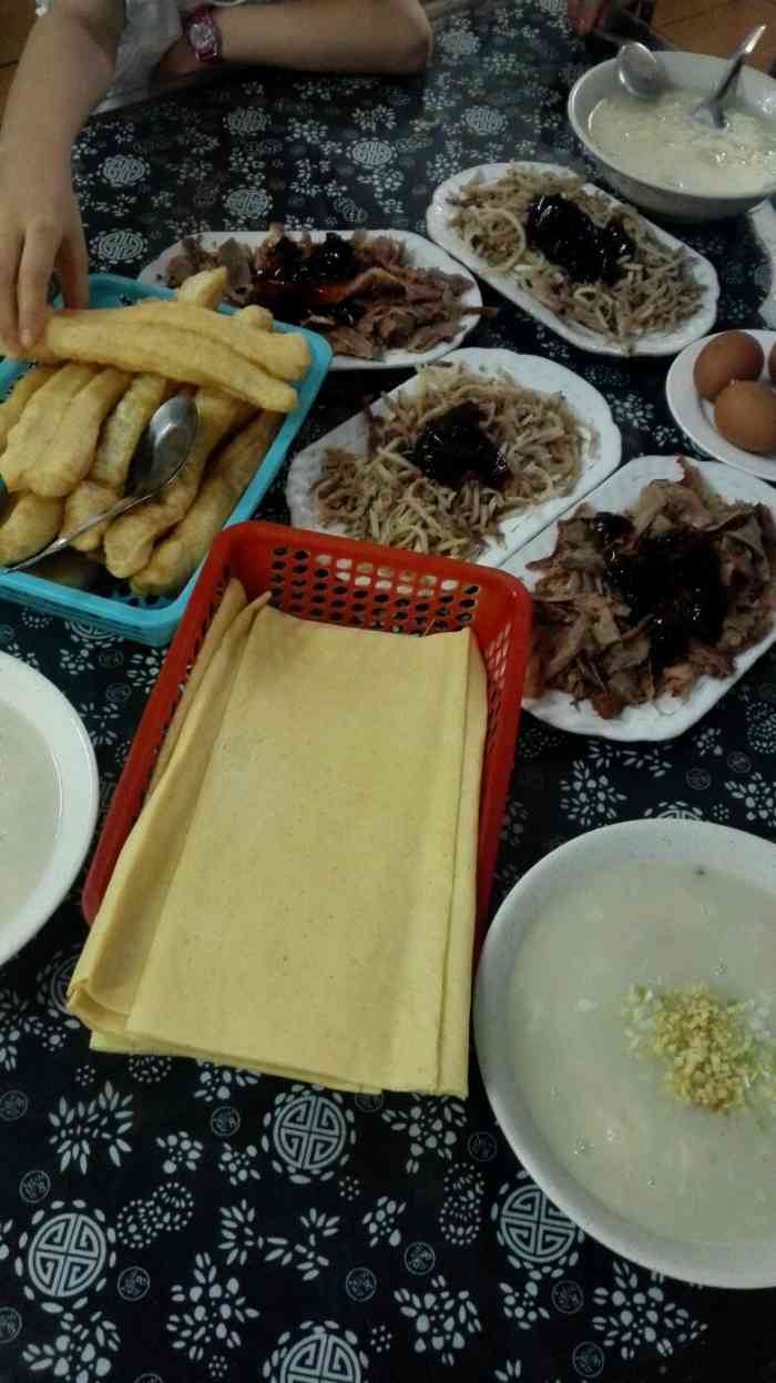 一品糁汤(北新老店)-"泰安的sa汤馆也比较多,跟临沂的sa有挺.