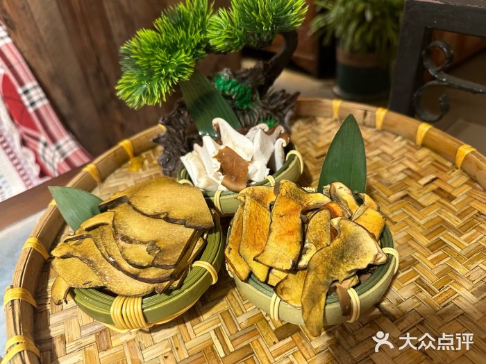 慢丽江·云南野生菌土鸡锅(付家庄店)图片