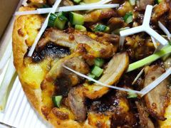 果木香风味烤鸭披萨-必胜客(松雷店)