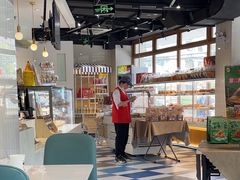 -85度C(生甜甜圈研究工坊·上海平凉店)