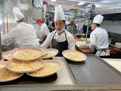 -歹歹的加个面过油肉拌面