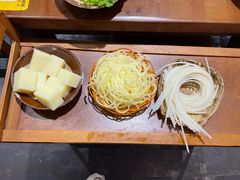 -黔有有贵州酸汤夺夺粉火锅(五味十字店)