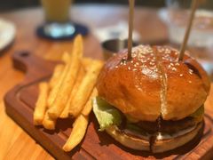 -三勾JJJ Burger&Coffee(梅溪湖店)