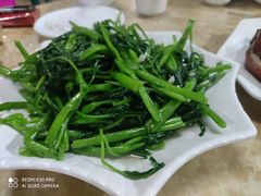 -黄记四更烤乳猪店