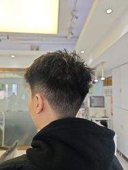 -镁连社·美联社