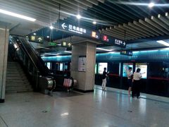 -体育场(地铁站)