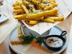 -Mark&Mars Restaurant