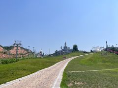 -采薇庄园四季滑雪场