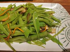 荷兰豆炒菌菇丝-云海肴·汽锅鸡·云南菜(美罗城店)