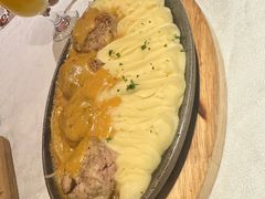 俄式传统肉饼配土豆泥-俄士厨房(环球港店)