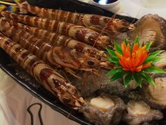-鲜入围煮花胶鸡海鲜火锅
