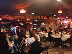 用餐区-鲜入围煮花胶鸡海鲜火锅