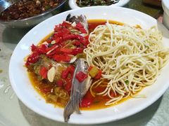 双味鱼头王-鑫小城故事·砂锅·排骨藕汤(兴业路店)