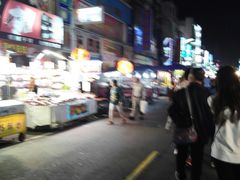 -六合夜市