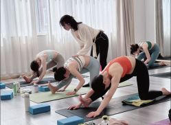 -亚太瑜伽普拉提学院