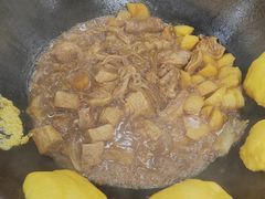 -粘豆包柴火铁锅炖