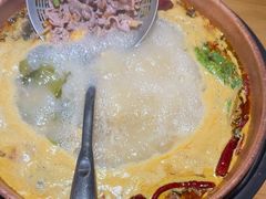 -洱火云南酸菜牛肉火锅(石景山当代商城店)