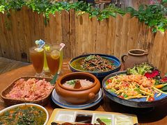 -老滇山寨•云南特色菜•地方菜•民族风情歌舞表演(金碧店)