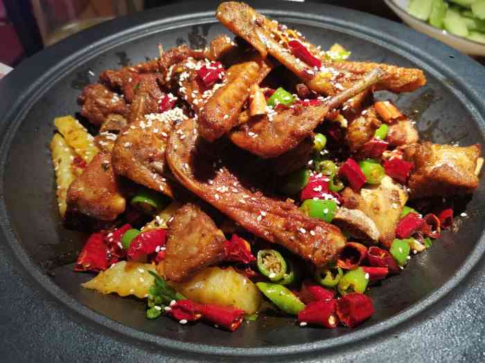 六月雪干锅(凯德天府店)-"看完电影才21. 居然很多餐馆都关门了 .