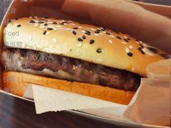 安格斯Max厚牛芝士堡-麦当劳(皇岗路店)