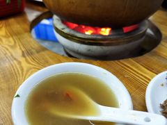 -广味炭炉鸡煲(宝业路分店)