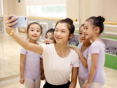 -艺彩童馨舞蹈培训学校(西湖道校区)