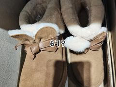 -UGG(燕莎奥特莱斯购物中心店)