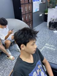 点击看大图 -藤野造型专业烫染接发