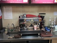 -红宝石·鲜奶小方·海派西点房(南丹店)