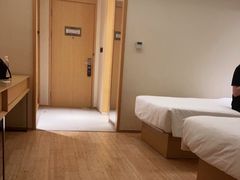 -全季酒店(上海青浦吾悦广场淀山湖大道店)