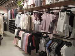 -lululemon(上海浦东IFC店)