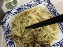 茭白炒肉丝-邱记私房菜·十八年本地菜