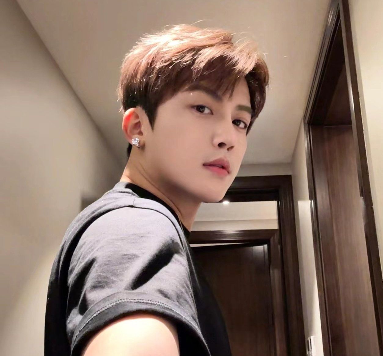 学剪帅气男生头