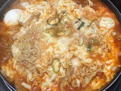 -三清洞摩西韩式年糕火锅(威高广场店)