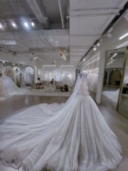 -艾米丽婚纱礼服