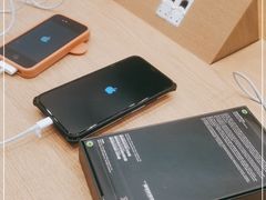 -Apple零售店(华贸购物中心店)