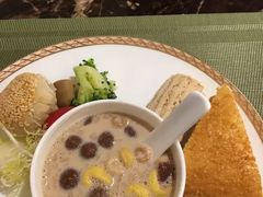 -满江红四季餐厅 · 国家五钻级酒家(新纪元大酒店店)