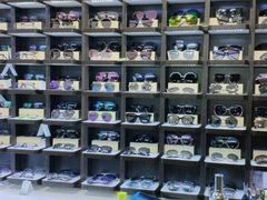 -臻美视爵眼镜·明月·依视路·蔡司折扣店(广渠门店)