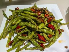 -老码头黑皮肘子锅包肉(赣水路店)