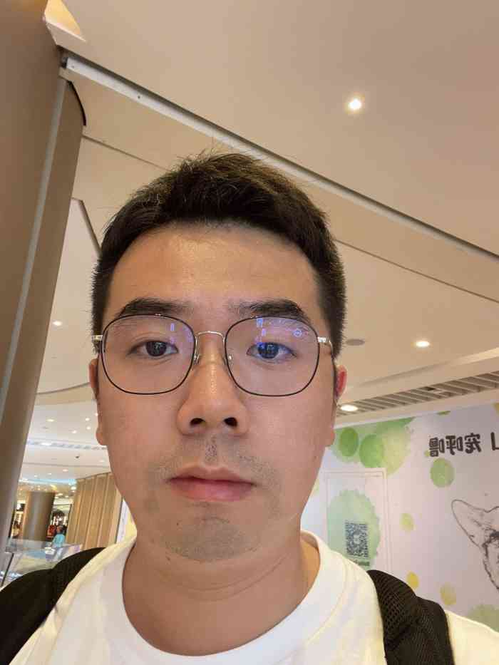 东瀛造型(南京西路店)-"环境和服务是不错滴,给我洗头的小哥讲话好.